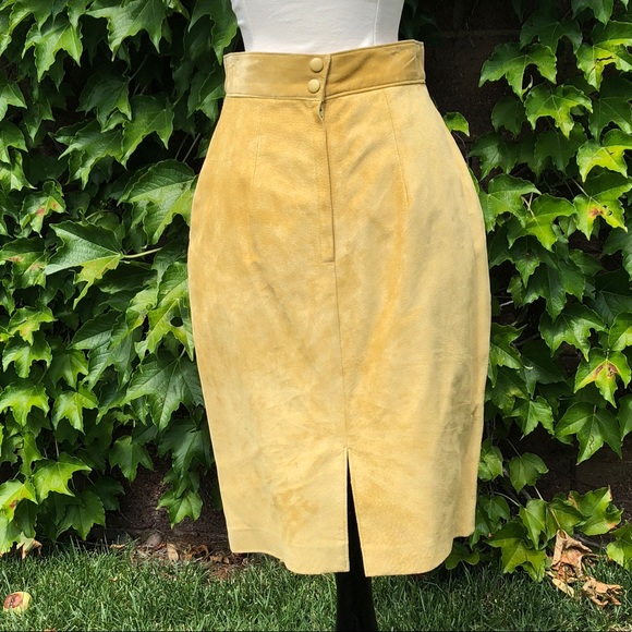 Vintage Danier Suede Skirt - Picture 2 of 4